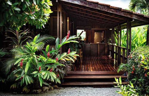 El Limon Cottage | Luxury Staffed 3-bedroom cottage with AC 2 min away from Playa Estillero