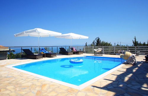Tsoukaladhes Villa | Luxury stone Villa Emily close to Kathisma and Mylos beach