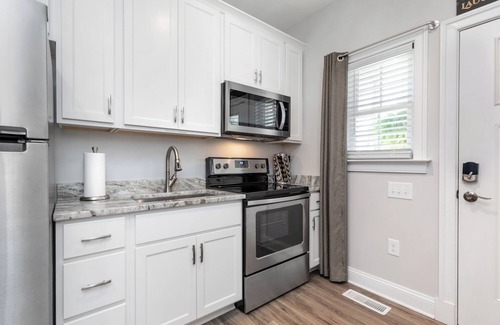 Deltaville House | Luxury Studio Guesthouse Deltaville