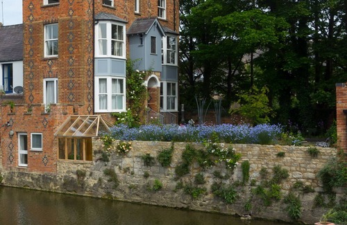 Oxford City Centre Apartment | Luxury Studio in a crenellated tower in the historic centre of Oxford