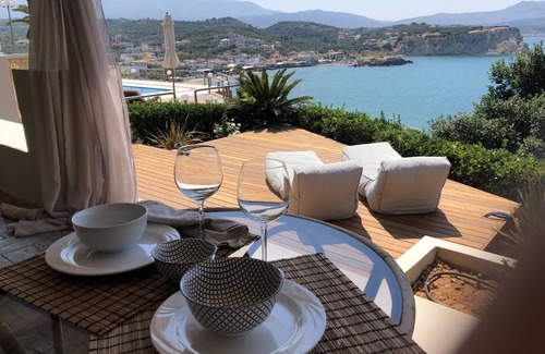 Plaka Apartment | Luxury Studio With Amazing Sea View And Swimming Pool