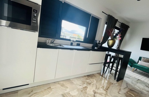 Grote Berg Apartment | Luxury studio with private jacuzzi near beaches