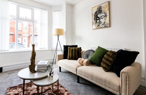 Belle Vue House | LUXURY & STYLISH HOME IN MANCHESTER CITY CENTER/FREE WIFI & SNACKS/CO-OP ARENA
