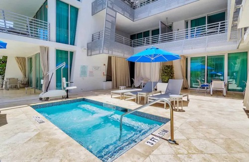 South Beach Condo | Luxury Suite - 3 Min Walk to Miami Beach