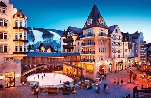 Vail Condo | Luxury Suite for 8 | Roof Top Pool & Hot Tubs!