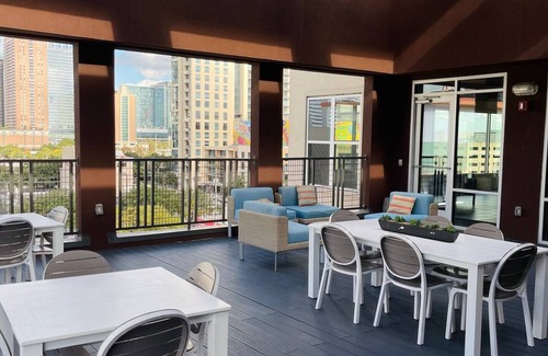 Central Business District Apartment | Luxury Suite in Downtown Houston