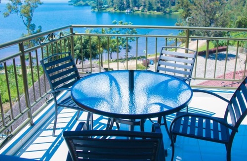 Kibuye House | Luxury Suite with balcony and incredible view on the water