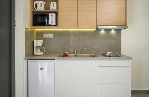 Platanias Town Apartment | Luxury Suites | Modern Athina Suites In Platanias with Pool