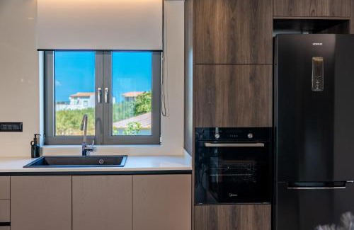 Ano Kalesia Apartment | Luxury Suites with BBQ next to Heraklion by Kalles Homes & Suites
