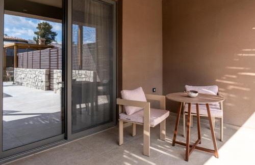 Ano Kalesia Apartment | Luxury Suites with private pool and BBQ by Kalles Homes & Suites