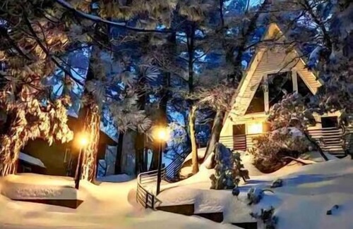Running Springs Ski Chalet | Luxury summer Scandia A-Frame mountain Chalet +Hot Tub, EV & Pet friendly
