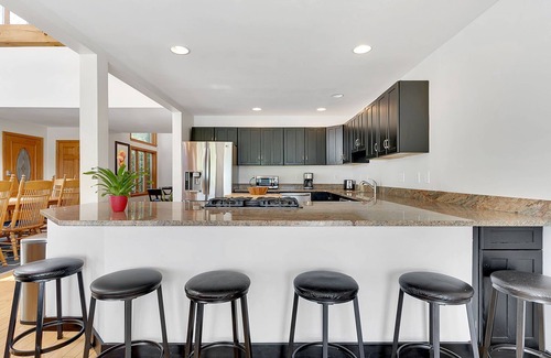Sunday River Area House | Luxury Sunday River Bike, Hike & Canoe Home! - 10 Bdrms, Hot Tub & Much More!