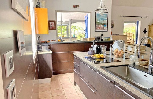 Le Francois House | LUXURY SWIMMING POOL & GARDEN near the East Cape lagoon