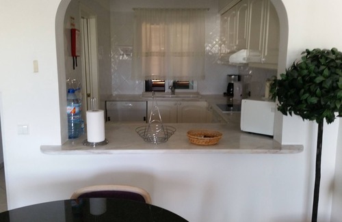 Branqueira Apartment | Luxury T2 A/C apartment, quiet location, wifi, close to Albufeira and Olhos