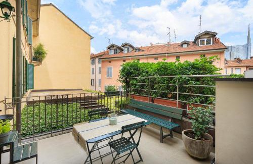 Porta Volta Apartment | Luxury terrace in the center of Milan Garibaldi train station Brera