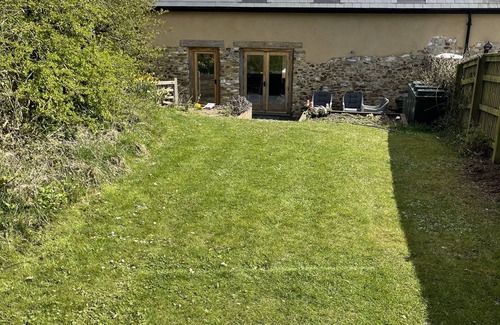 Cullompton House | Luxury Three Bed Barn Conversion, Idyllic setting, cosy barn w/woodburner, Devon