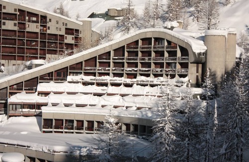 Cervinia Apartment | Luxury three-room apartment in Cervinia SCI and SAUNA, facing ski slopes.