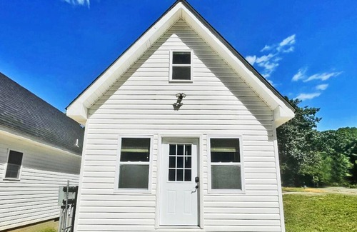 Albertville Cottage | Luxury Tiny Home #1 at Sweet Springs