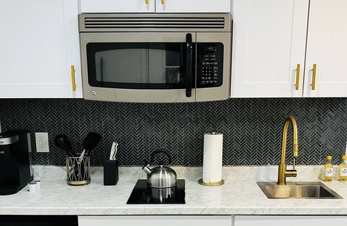 Concord House | Luxury Tiny House for 2 in Downtown Concord