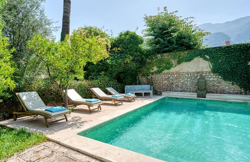Soller Villa | Luxury Town Villa With Big Pool and Garden, parking, AC in all bedrooms
