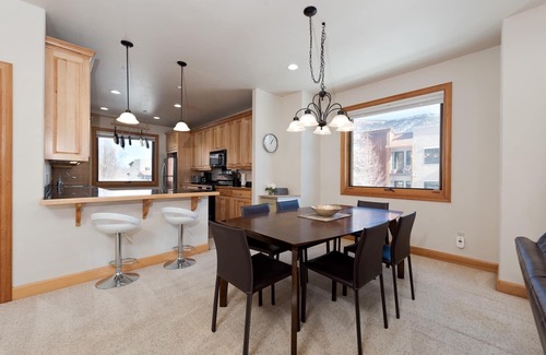 Durango House | Luxury Townhome - 4 Miles from Downtown - AC in Bedrooms
