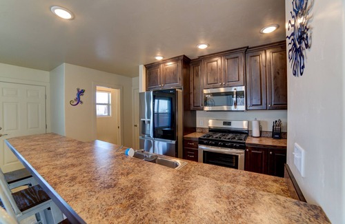 Moab South Valley House | Luxury Townhome in Moab with POOL Hot Tub WI-FI KING BED