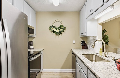 Enterprise House | Luxury Townhouse 5 min from Fort Novosel and downtown Enterprise