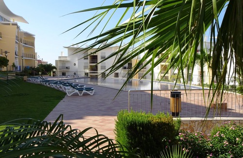 Albufeira Apartment | Luxury Two Bed Apt, WiFi, Air Con, Sea Views, Old Town, Beach 900m