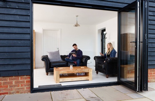 Hurstpierpoint Cottage | Luxury two bedroom lodge within walking distance distance of Hurstpierpoint.