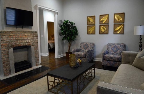 Atlanta House | Luxury Urban Oasis 1.5 miles from Mercedes Stadium