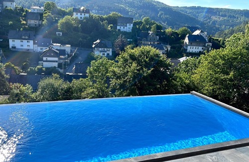 Schwalefeld Apartment | Luxury vacation apartment "Jägerheim" Alte Försterei (Old Forester's House)