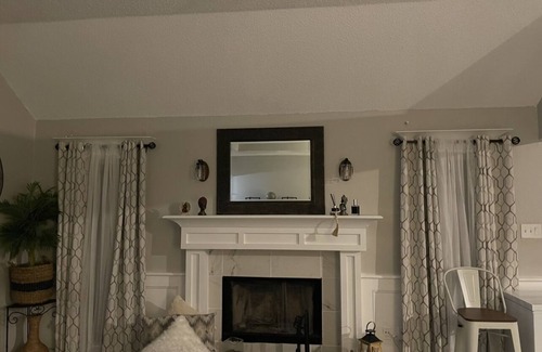 LaPlace House | Luxury Vacation Home in Laplace in a safe neighborhood sleeps 9! n5beds- 4bdrs