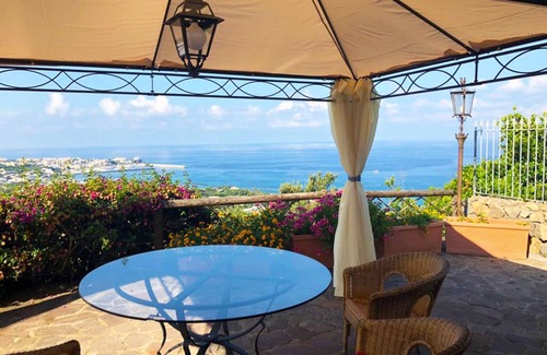 Forio Villa | Luxury Villa Regina sleeps 16 with 5 outbuildings