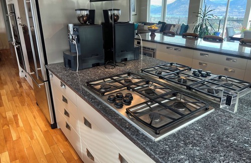 Okanagan-Similkameen House | Luxury View Home