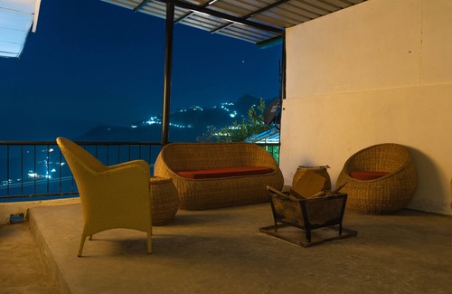 The Mall Road Villa | Luxury Villa 1km from Mall Road (Hampton Villa)