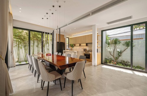 Ngu Hanh Son Villa | Luxury Villa 5BR Private Pool 5 minute walk to My Khe Beach