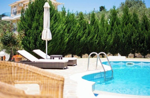 Skiathos Villa | Luxury Villa Amelia with Pool, BBQ, Free Wifi- 3 Bedrooms Skiathos