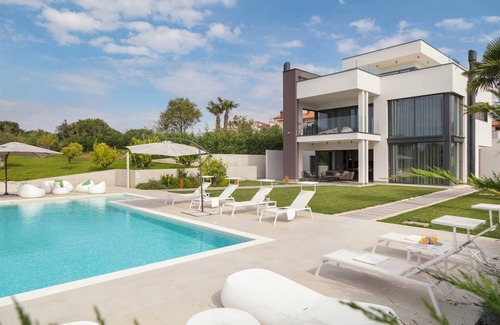 Vintijan Villa | Luxury Villa Artemis with Heated Pool