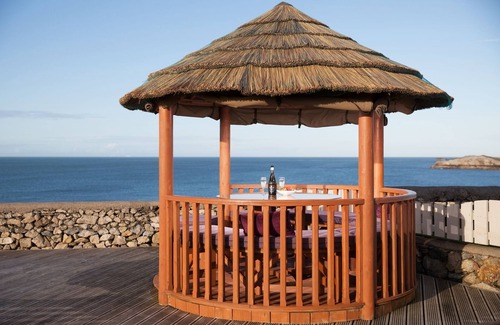Cemaes Bay Cottage | Luxury Villa Cottage with Hot Tub Jacuzzi and stunning uninterrupted sea views!