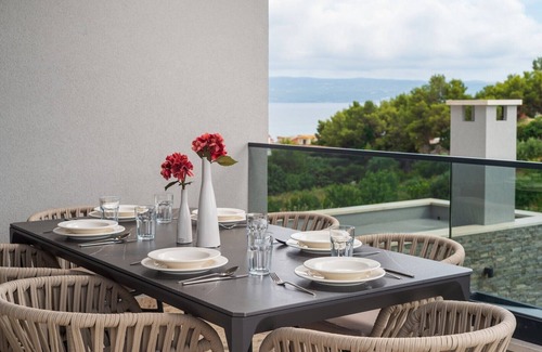 Podstrana Villa | Luxury Villa David's two heated pools 38m2 bbq Seaview