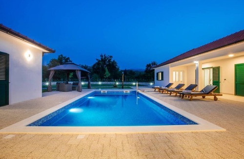 Prolozac Villa | luxury villa Dubravka - suitable for disabled