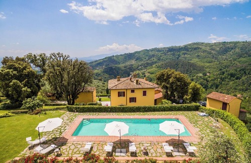 Massa e Cozzile Villa | Luxury Villa Gialla the view of tuscan countryside