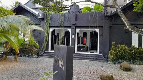 Padinnoruwa Villa | Luxury Villa Galle 4Bedr 5KS Bed