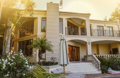 Somerset West Villa | Luxury villa, high standard, beautiful mountain and ocean views