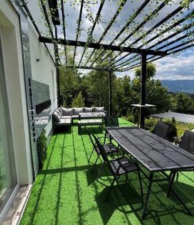 East Sarajevo Villa | Luxury Villa House with Private Pool, Jacuzzi & Sauna- Sarajevo Trebevic