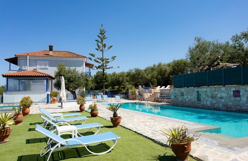 Tsilivi Villa | Luxury Villa - huge Private pool - Sea View - walk to beach - sleeps 9