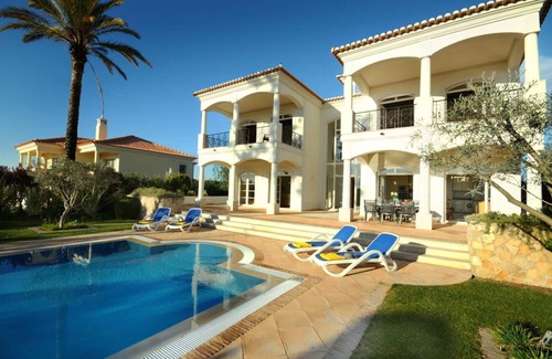 Quarteira Villa | Luxury villa in a quiet and secure location within Vila Sol Golf and Spa Resort