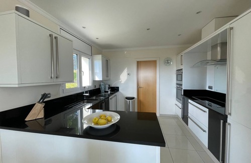 Palau-Saverdera Villa | Luxury villa in a privileged location - sea view -private pool - fibre internet.