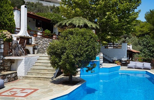 Koukounaries Villa | Luxury Villa in Koukounaries