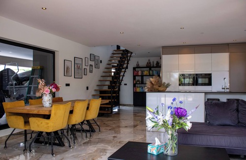 Grote Berg Villa | Luxury villa incl pool with seaview near beaches